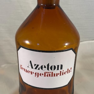 Antieke Duitse apothekerspot uit de jaren 1920 met stop | Amberbruin matglas | Azeton feuergefahrlich! Label | Gestempeld Breuer 1000 | 875H |
