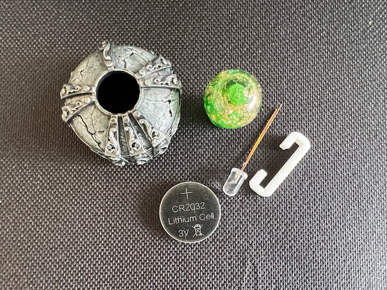 Miniature Palantir / Plinth With Glass Glowing Orb for D&D - Etsy