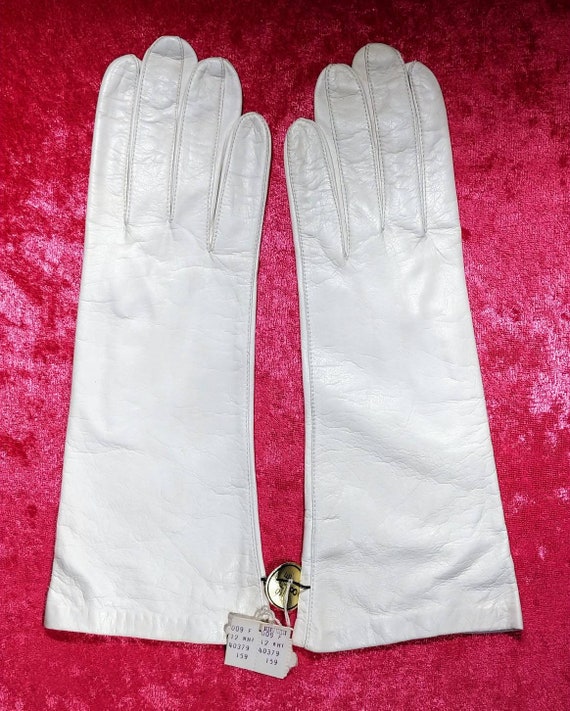 Bonwit Teller Ivory Kid Gloves ~ Size 8