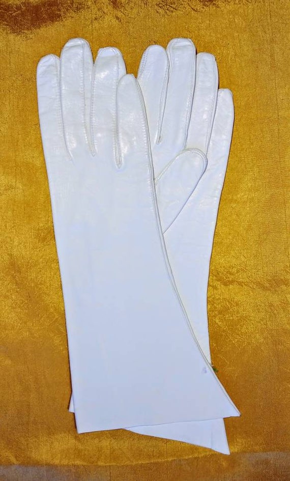 White Kid Gloves ~ Size 8