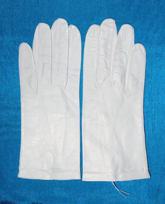 White Kid Gloves ~ Size 8