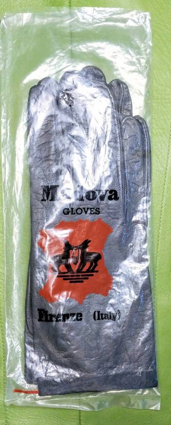 Madova Gray Kid Gloves ~ Size 8