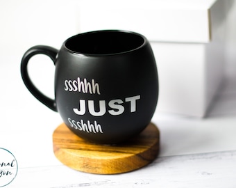 Cadeauset gepersonaliseerde mok en onderzetter: gepersonaliseerd cadeau voor theeliefhebber