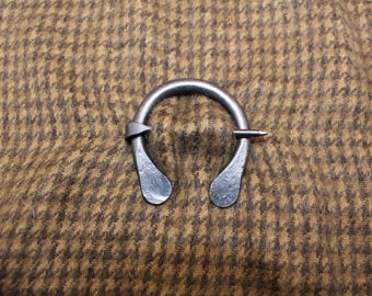 Penannular Brooch Smooth Small 1.5"