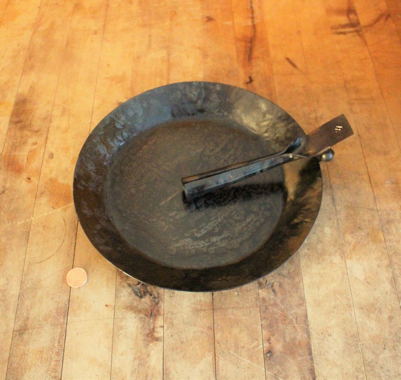 Maine Woodsman Frying Pan 9 Folding Handle image 2