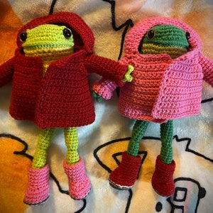 Frog Friends in Raincoats