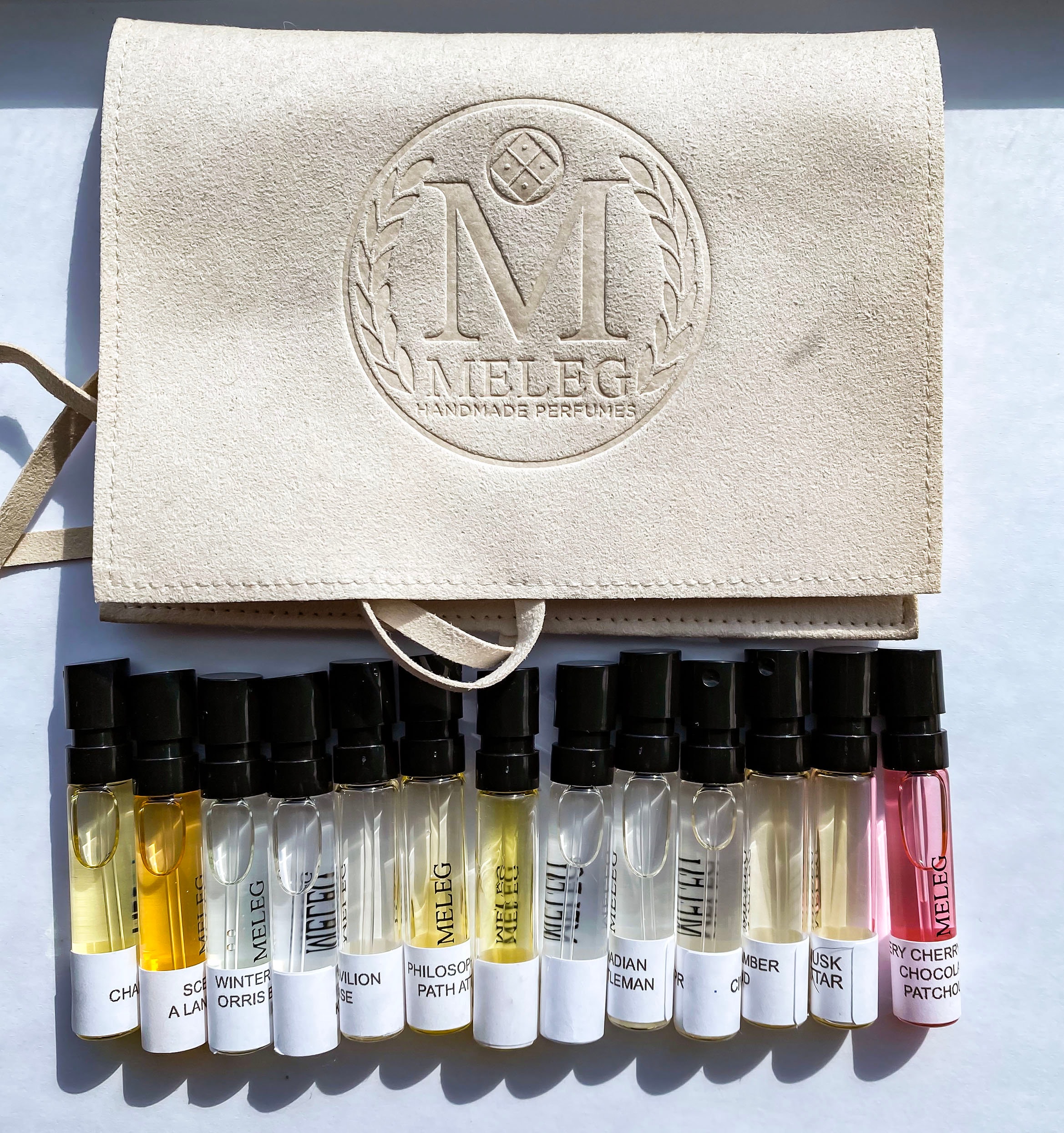 Buy 12 Niche Perfumes Sample Set. All 2.5ml in Size. Online in India 