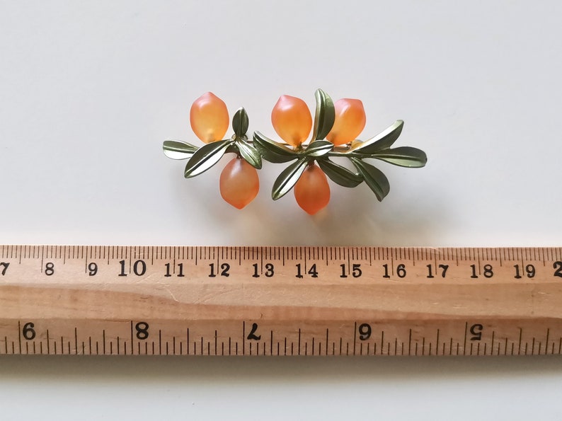 Lovely Orange with Leaf Brooch Pin Fashion Jewellery