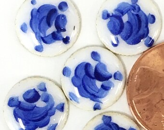 12 pcs. of 12mm round, Glass Enamel, Blue Rose on White, Buttons or Cabochons-VB 88