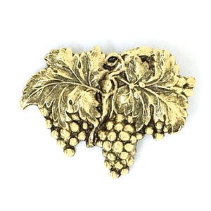 Large Brass Grape Button - 2.50 ea - BE670