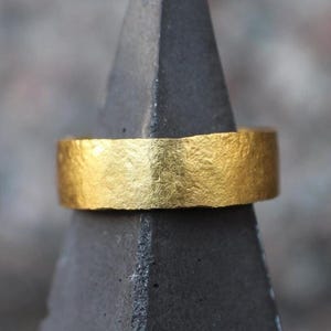 Hand-forged 24-karat fine gold ring, pure 24k gold basic ring, fine gold ring, 999 band ring, stackable ring, rustic