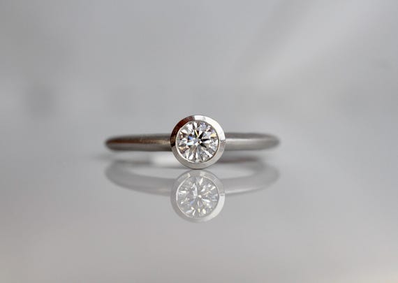 Platinring 950 mit natürlichem Diamant Viertelkaräter in River und Excellent mit Zertifikat, Verlobungsring aus Platin Goldschmiedearbeit