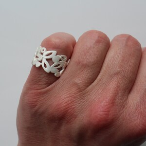 floral silver ring, ring sculpture, wide silver ring with floral pattern, silver ring floral lace image 2