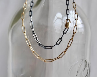 Solid paperclip chain made of 750 gold and black silver, square gold chain in 18k gold, black and gold paperclip chain from a goldsmith