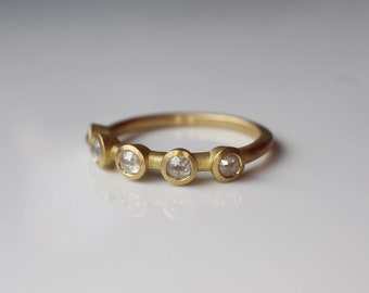 white rose cut diamond ring made of 750 gold, delicate ring made of 18k gold with white rose cut diamonds, gold stacking ring with 5 diamond roses