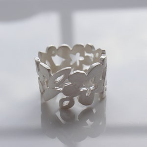 floral silver ring, ring sculpture, wide silver ring with floral pattern, silver ring floral lace image 5