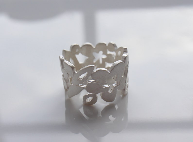 floral silver ring, ring sculpture, wide silver ring with floral pattern, silver ring floral lace image 5