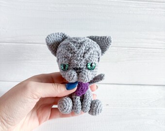 Crocheted Sphynx Cat Plush: Grey Cotton Amigurumi Toy