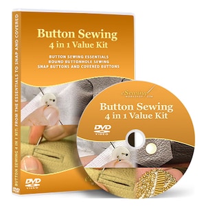 Puede incluir: Un DVD titulado "Button Sewing 4 in 1 Value Kit" con un fondo amarillo y una imagen de una mano cosiendo un botón. El DVD forma parte de un kit más grande que incluye los elementos esenciales para coser botones, coser ojales, botones a presión y botones cubiertos.