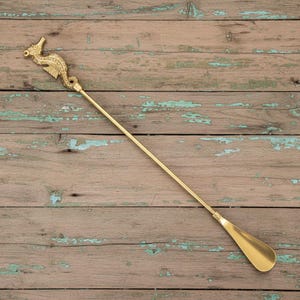 Brass Seahorse Shoehorn – Handcrafted Long Shoe Horn | Nautical Luxury Gift & Home Accessory