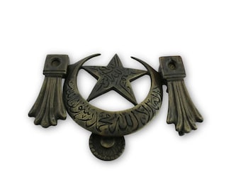 Brass Hand Door Knocker – Elegant Front Door Hardware, Classic Entryway Decor