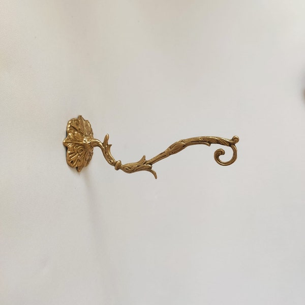 Planter Hanger Plant bracket Brass Wall hook - Wall decor - wall rack gold color antique style vintage style