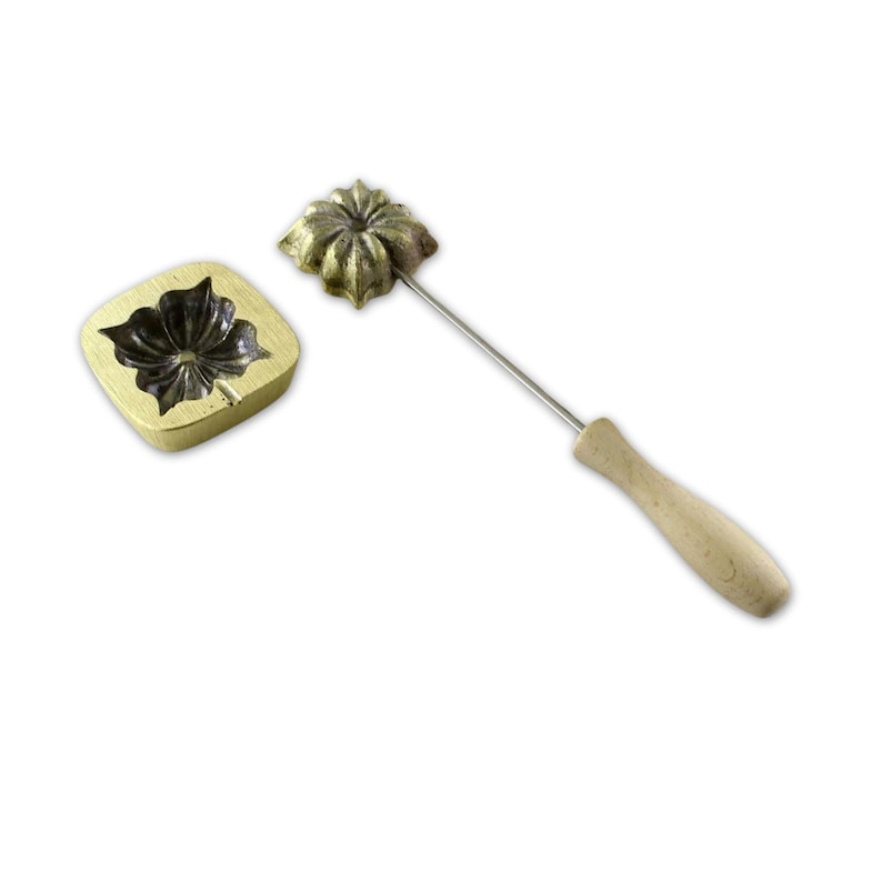 Flower making mold