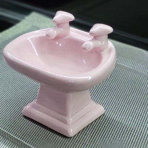 Vintage dollhouse furniture soap dish - porcelain light pink soap dish - bathroom decor