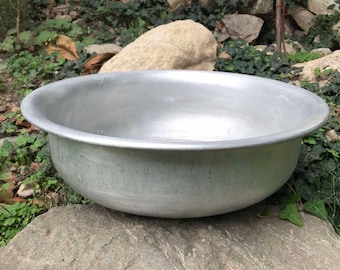 Vintage basin-aluminum washbasin-primitive washbowl-ware wash basin tub bowl -primitive sinks -laundry bowl-aluminum sink- large washbasin