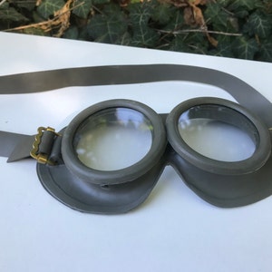 Vintage glass goggles - old military goggles - military accessories - protective glasses - military glass goggles - safety glass goggles