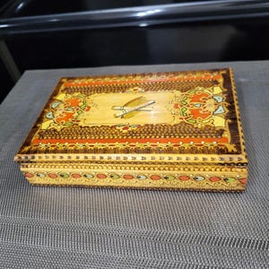 Scatola per sigarette in legno vintage - Portasigarette vintage - fatto a mano - decorato - scatola per sigarette intagliata a mano - in legno massello