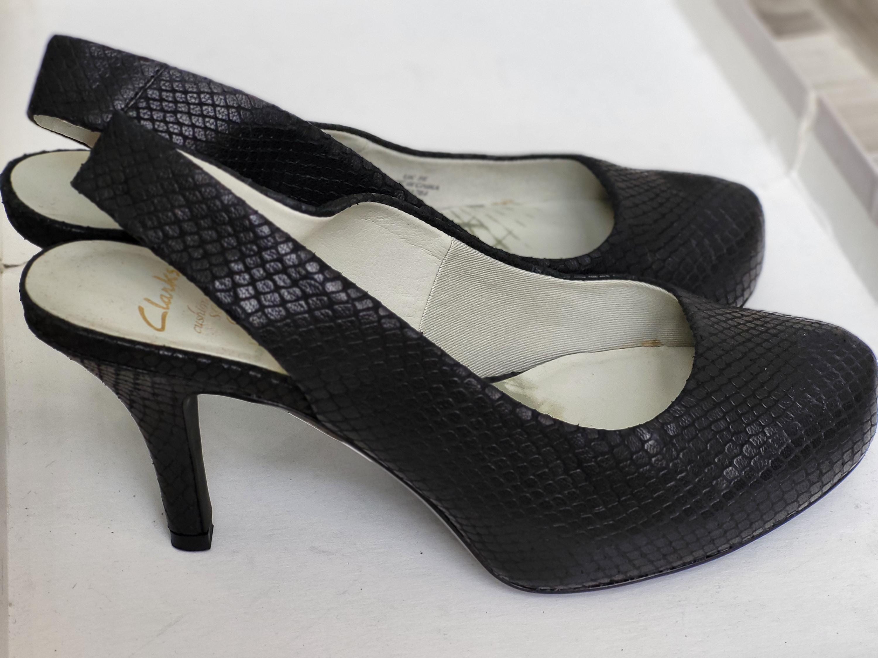 Décolleté con plateau e tacco alto in pelle vintage CLARKS in