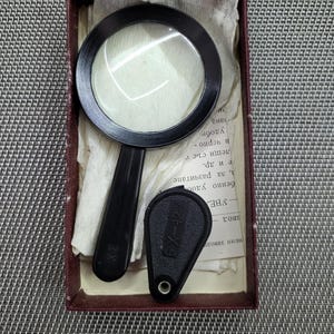 Vintage magnifying glass - Vintage lens - spy glass - magnifier - reading magnifying glass - office decor-old loupe
