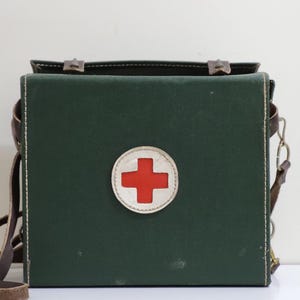 Vintage green military medical bag - military doctor bag - emergency doctor bag - medical leather bag - Red cross -Bulgarian army doctor bag