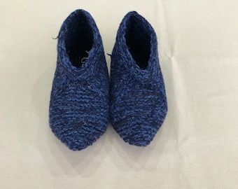 Vintage Hand-Knitted Woolen Slippers – Bulgarian Folk Socks, Size 8.66"