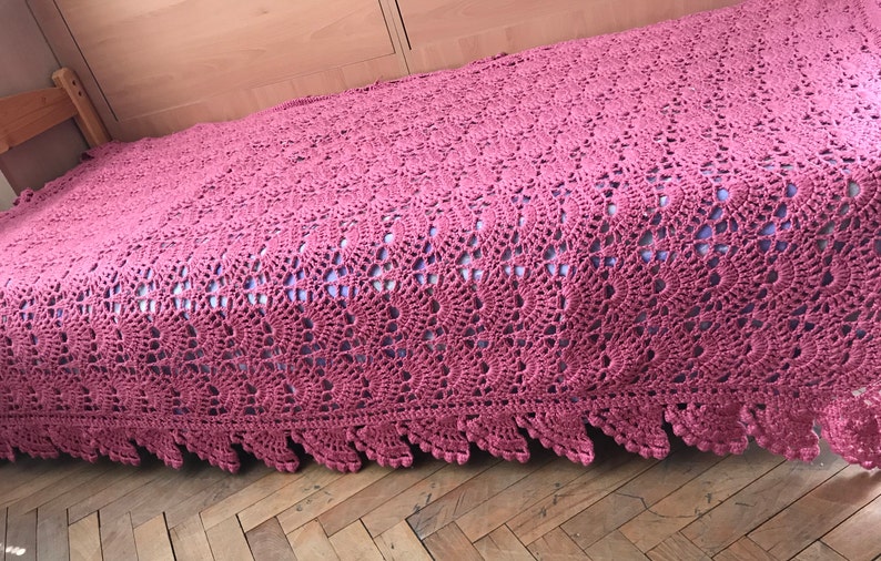Vintage bedspread -hand crocheted coverlet -hand crocheted bed cover -crochet throw -bedspread -bed cover -blanket -home décor image 2
