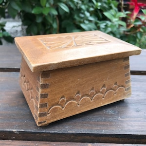 Vintage wooden handmade floral carved wooden box -jewelry storage trinket box -ring box -keepsake box- wooden desk accessories -home decor