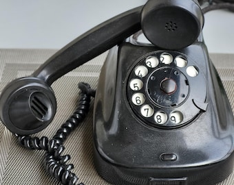 Vintage Black Bakelite Dial Telephone – 1940s Retro Desk Phone