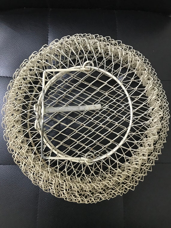 Vintage Fish Basket wire Metal Folding Fishing Basket vintage