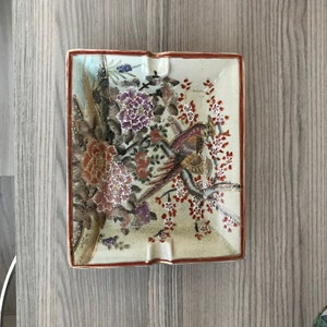 Vintage ashtray - Chinese ashtray - floral decoration ashtray - porcelain ashtray - old ashtray - cigarette ashtray