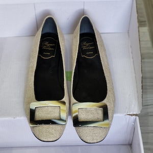 Vintage Roger Vivier women’s beige textile mules, linen and textile shoes, designer pumps - made in France size 37.5