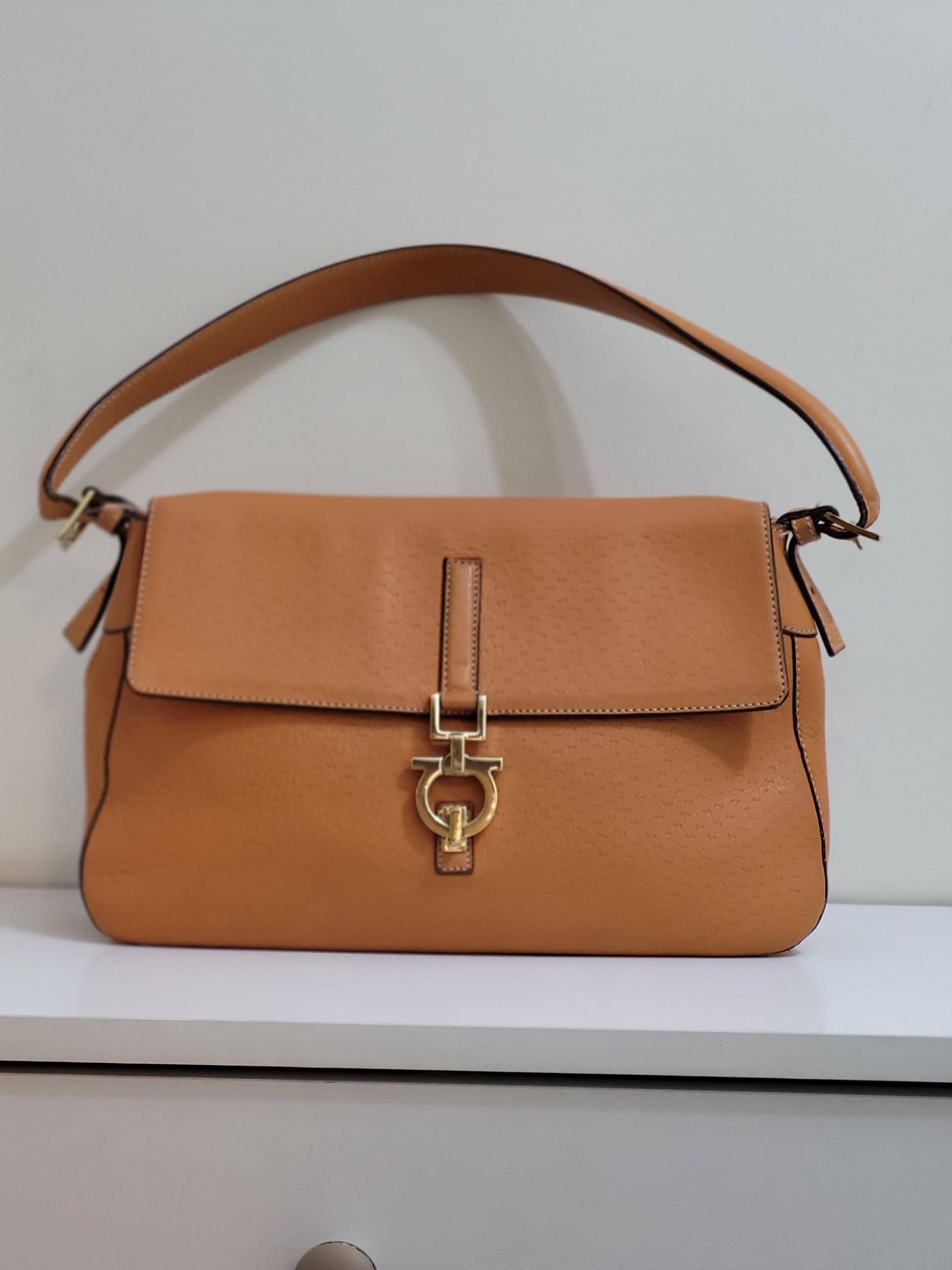 ⭐️Salvatore Ferragamo ブラウンショルダーバッグ⭐️ Salvatore ferragamo vintage bag - Etsy 日本