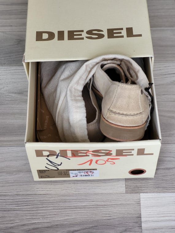 Vintage Diesel Suede Men display picture 1