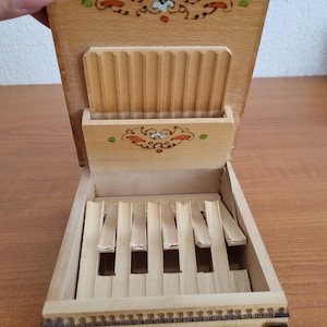 Scatola per sigarette in legno vintage - Portasigarette vintage - fatto a mano - dipinto a mano - scatola per sigari - decorato - scatola per sigarette intagliata a mano