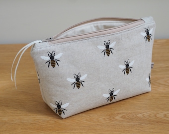 Bee make-up bag / little fabric zip bag / cosmetic bag