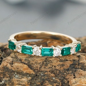 Emerald Wedding Band 14K Yellow Gold Eternity Ring Band, Delicate Stacking Ring Anniversary Ring Women,Vintage Baguette Emerald Diamond Ring
