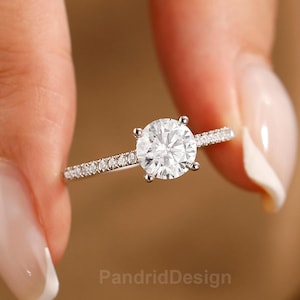 Anel feminino de moissanita com halo oculto vintage, presente de aniversário, anel de casamento com diamante de laboratório redondo de 1,25 CT e 7 mm, anel de noivado com diamante simulado