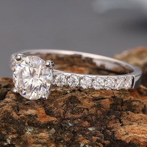 Anillo de aniversario, anillo de compromiso de moissanita genuina redonda de 6,5 mm y 1,00 quilates, anillo de oro de 14 k y 18 k con diamantes simulados de 1,00 quilates, anillo de media eternidad.