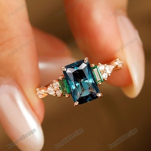 Delicate Green Sapphire Anniversary Ring for Lover Women Unique Teal Sapphire Engagement Bridal Ring Cluster Moissanite Promise Ring For Her