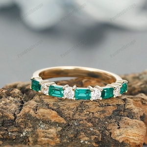 Emerald Wedding Band 14K Yellow Gold Eternity Ring Band, Delicate Stacking Ring Anniversary Ring Women,Vintage Baguette Emerald Diamond Ring